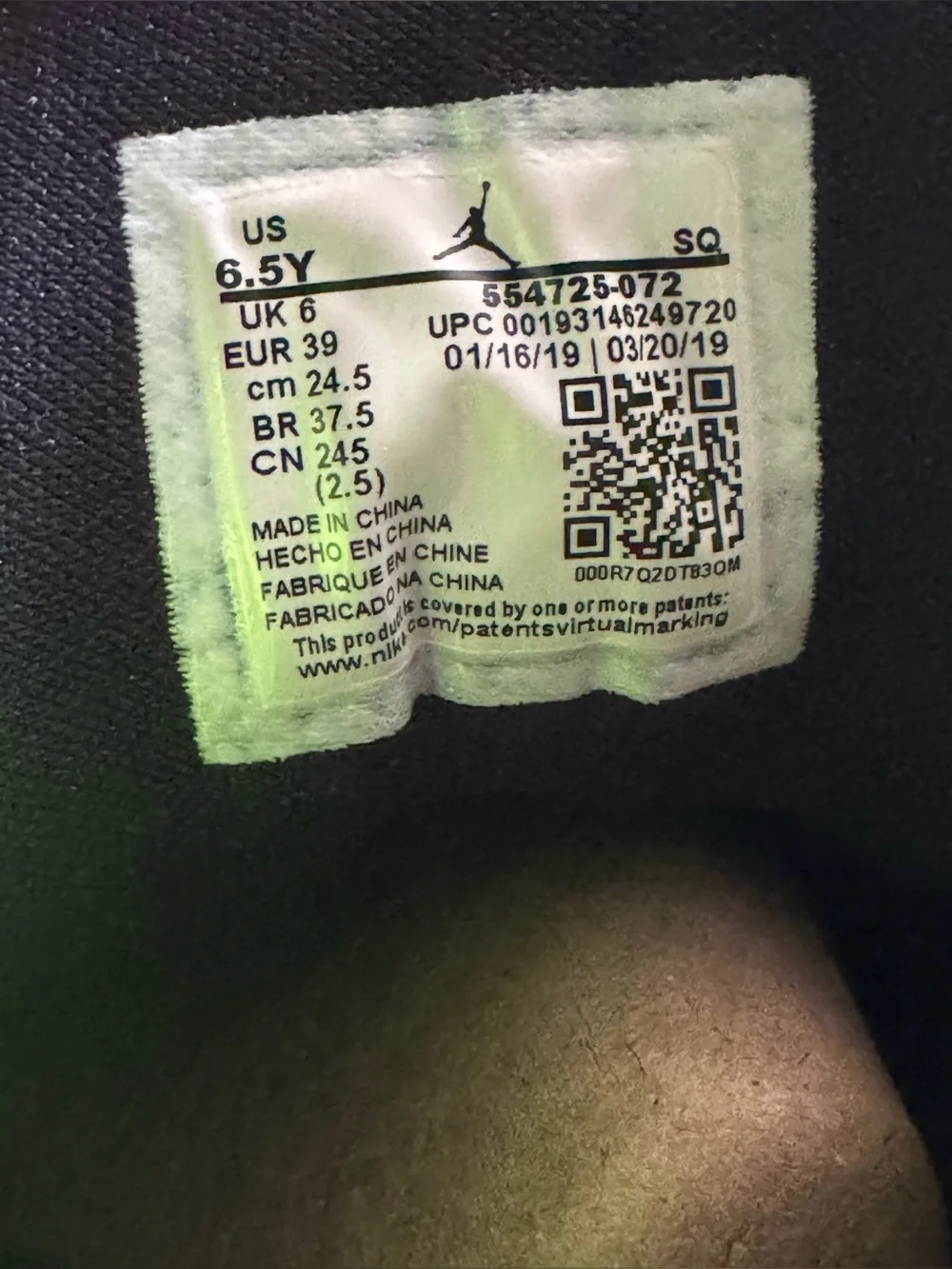 Jordan 1 Mid Gunsmoke Volt size 6 ½ Y
